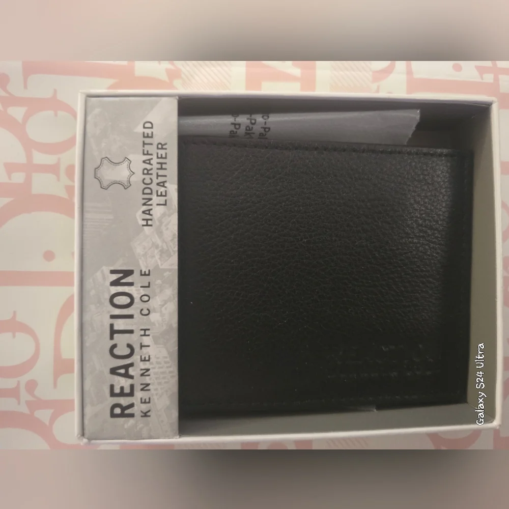 Kenneth Cole Reaction Blk Wallet NIB
